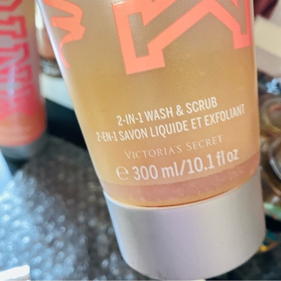 VS PINK 3-n-1 FRESH & CLEAN Body Scrub Wash Bundle NWT - Picture 5 of 11